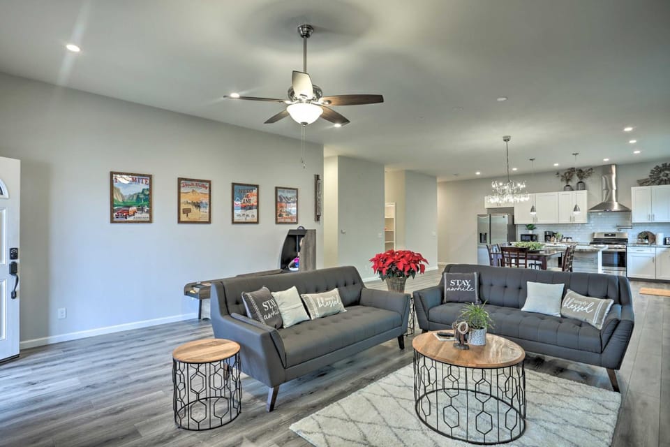 Stunning Clovis Home ~ 1 Mile to Old Town! House in Clovis