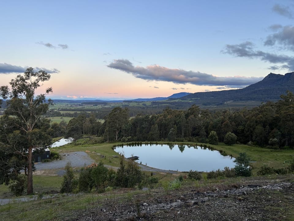 Nearby landmark, Natural landscape, Mountain view
