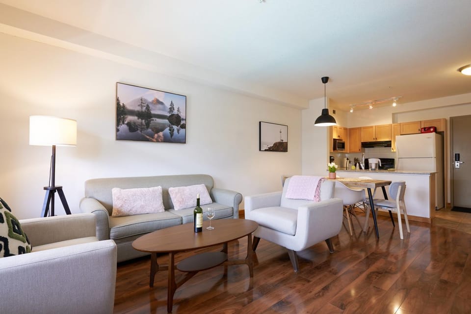 Living room, Dining area, kitchen