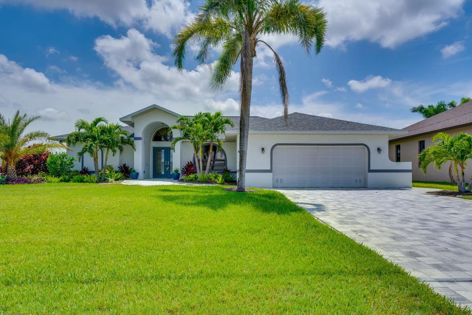 Screened-In Private Pool: Waterfront Home House in Cape Coral