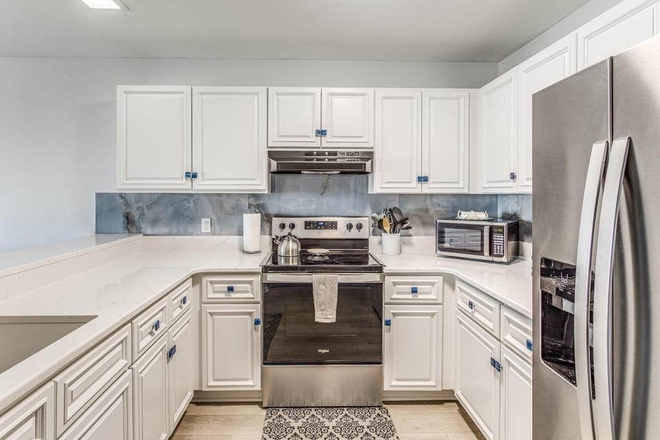 Oak Island Beachfront Condo w/ Community Pool House in Oak Island