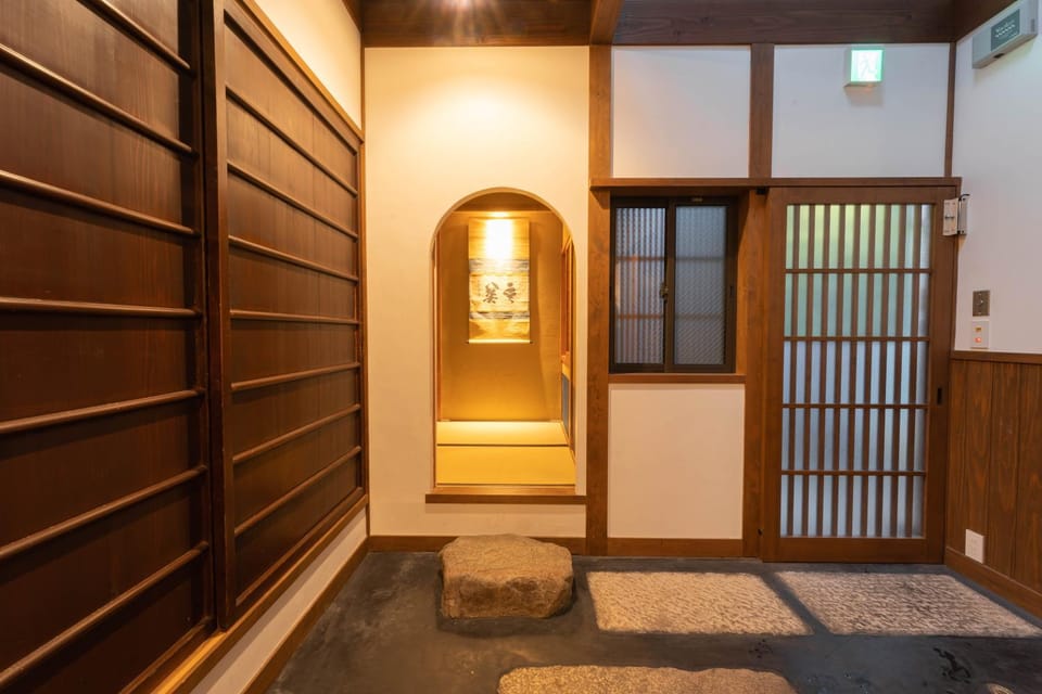 祇園せいじ庵。お風呂が素敵な貸切京町家。Netflix見放題。 Villa in Kyoto