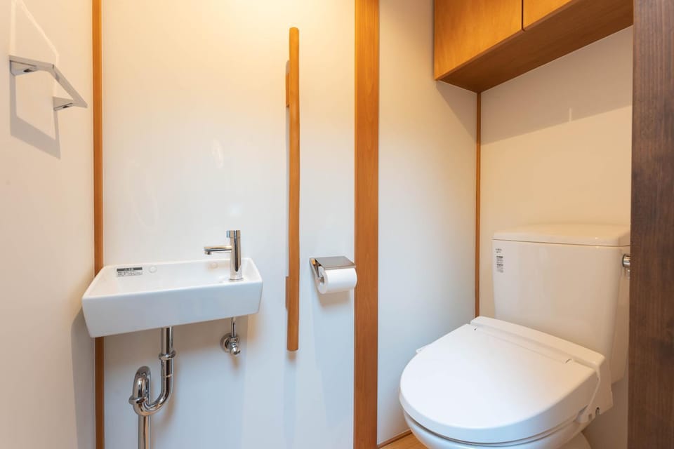 祇園せいじ庵。お風呂が素敵な貸切京町家。Netflix見放題。 Villa in Kyoto