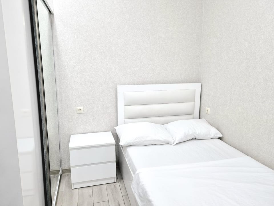 Bed, Photo of the whole room, Bedroom, wardrobe