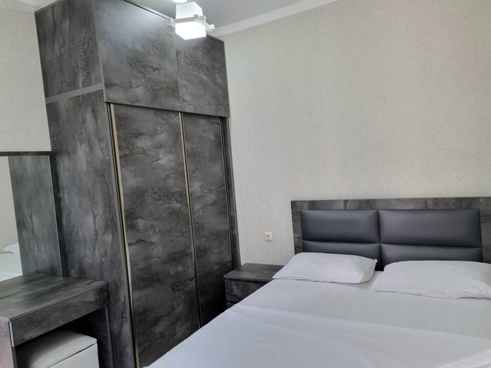 Bed, Photo of the whole room, Bedroom, wardrobe