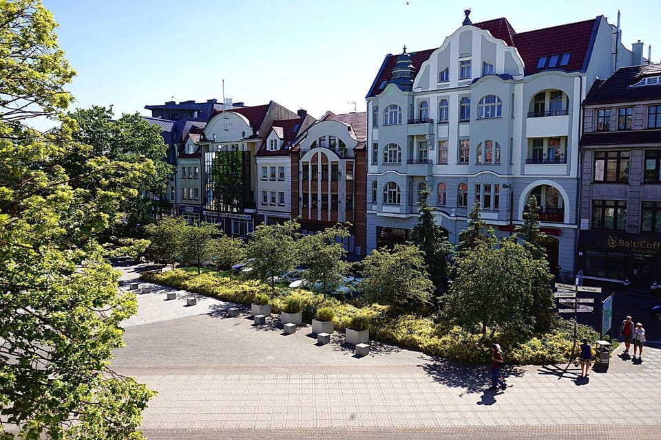 Neighbourhood, Natural landscape, City view, Street view, Location