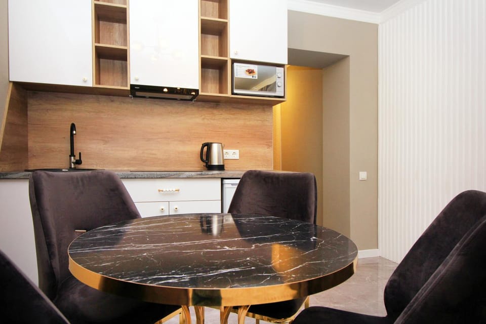 Апартаменты с двумя спальнями на Арбате! (155) Apartment in Almaty