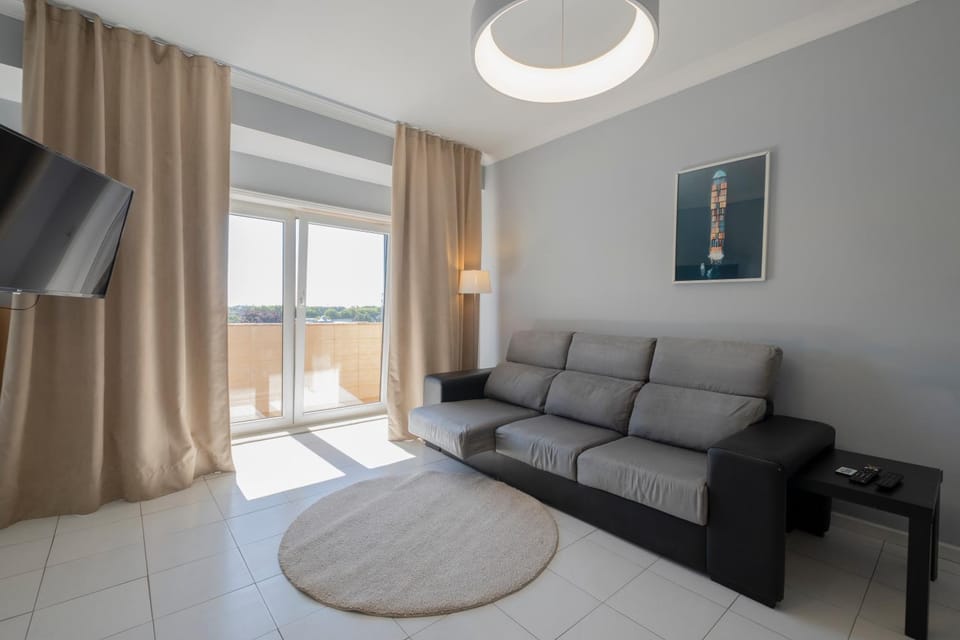 Сomfortable apartments and free garage parking Apartment in Porto