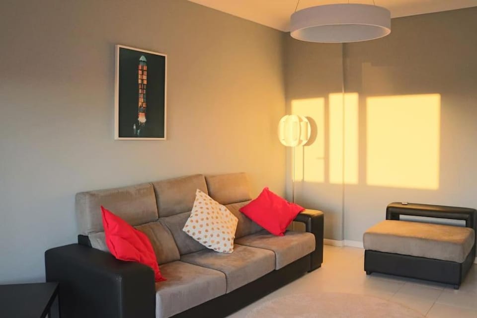 Сomfortable apartments and free garage parking Apartment in Porto