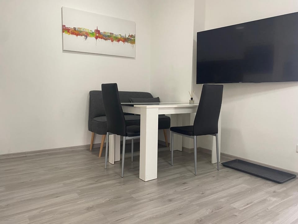 TV and multimedia, Dining area