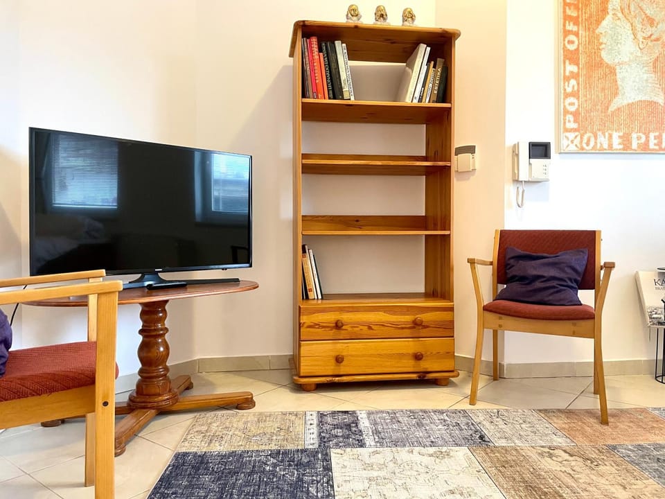 Library, TV and multimedia, Seating area, Evening entertainment