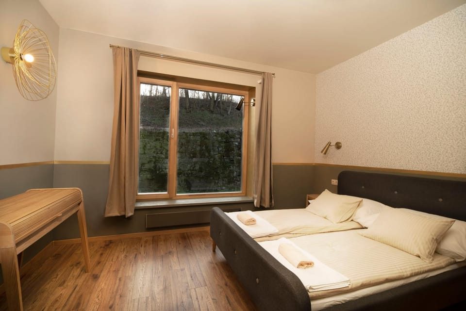 Bed, Seating area, Bedroom