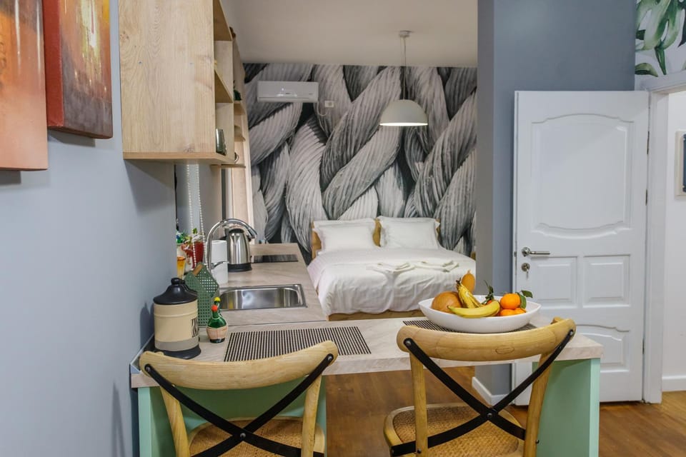 Bed, Photo of the whole room, Seating area, Bedroom