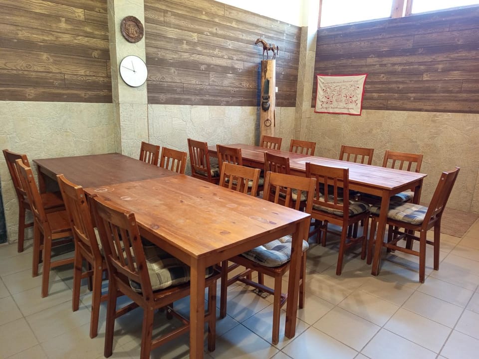 Seating area, Dining area