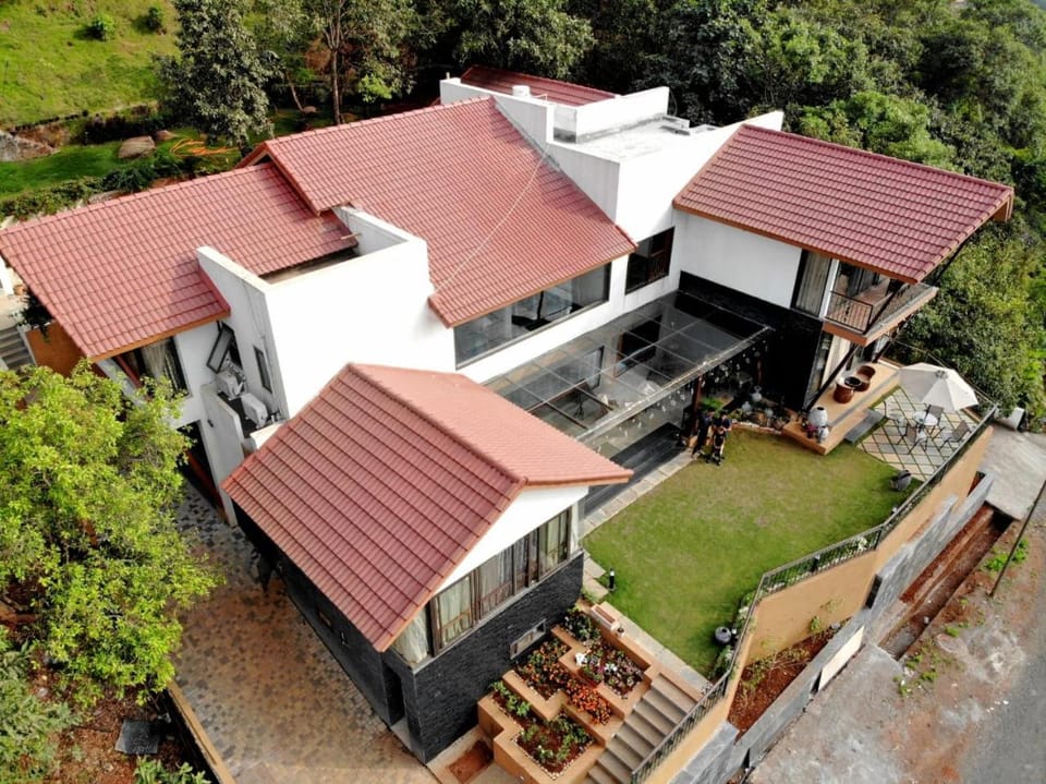 Soul Tree Villa 50 Super Luxury Villa with heated plunge pool and jacuzzi Villa in Maharashtra