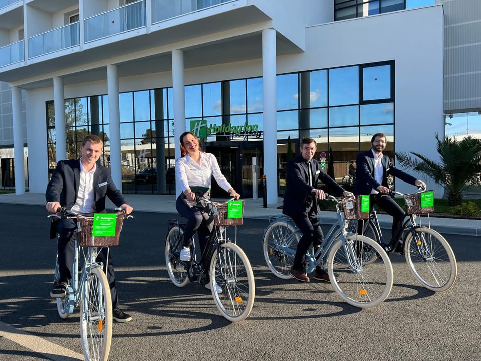 Day, People, Activities, Cycling, On site, group of guests