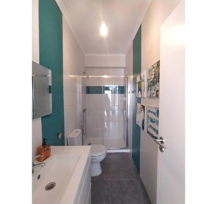 Shower, Toilet, Bathroom