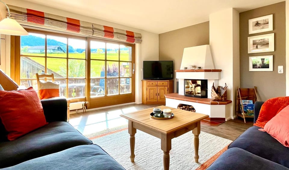 Living room, Seating area, Mountain view