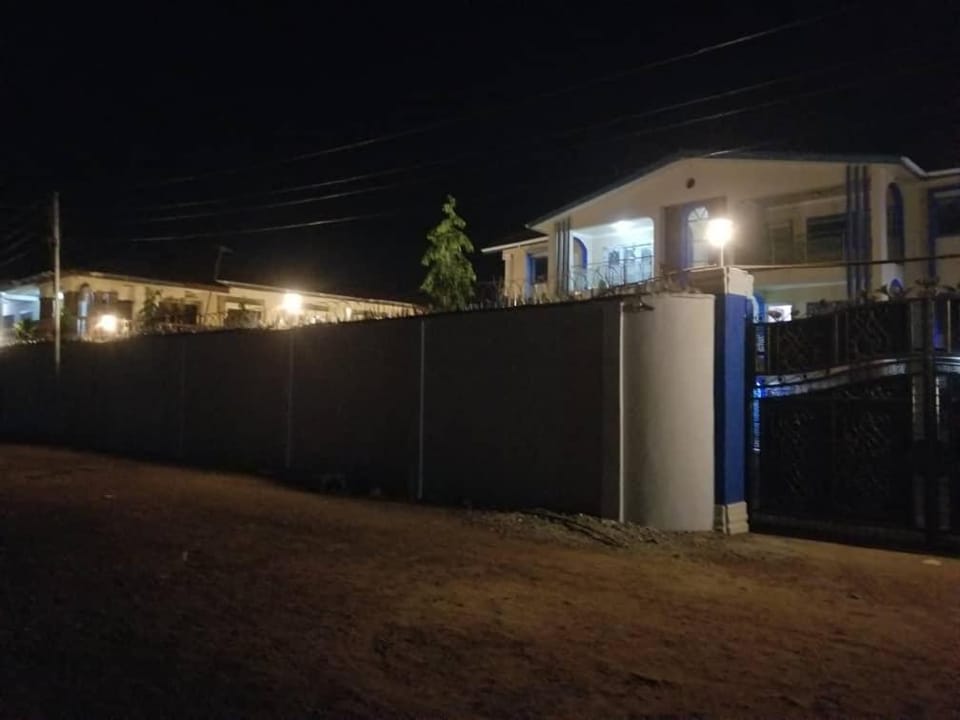PhaGibs Inn Hotel Apartment in Freetown
