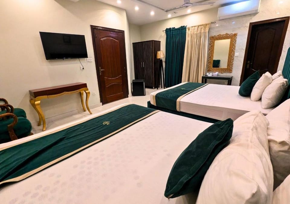 Bed, TV and multimedia, Bedroom, hair dryier, wardrobe, air conditioner