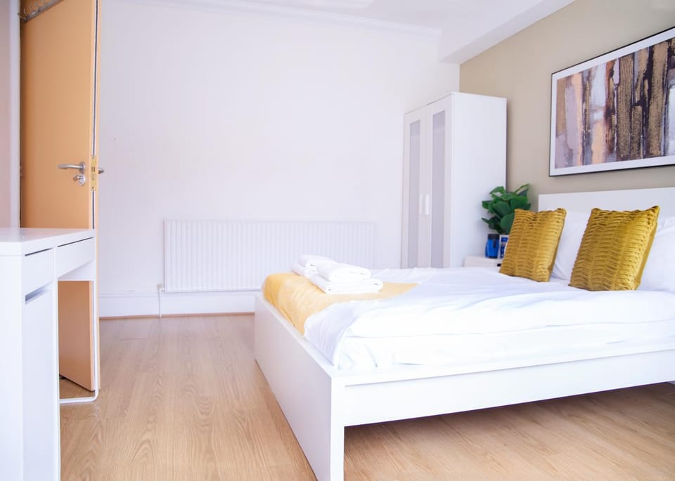 Bed, Bedroom, wardrobe