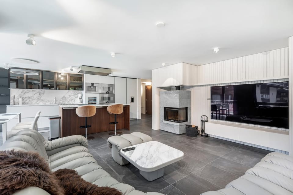 TV and multimedia, Living room, Seating area