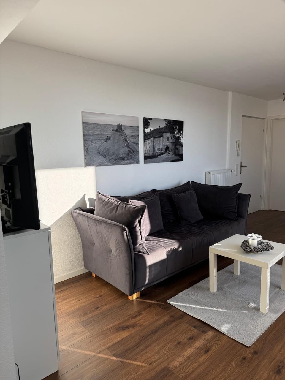 TV and multimedia, Living room, Seating area