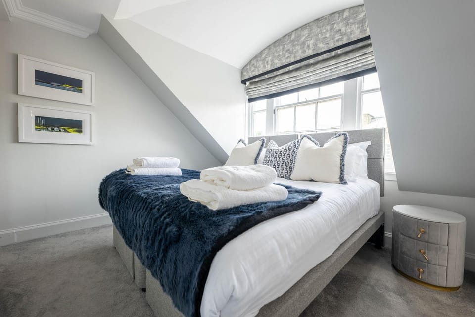 RÌGH Properties - Luxurious City Centre Three Bedroom Apartment Apartment in Edinburgh