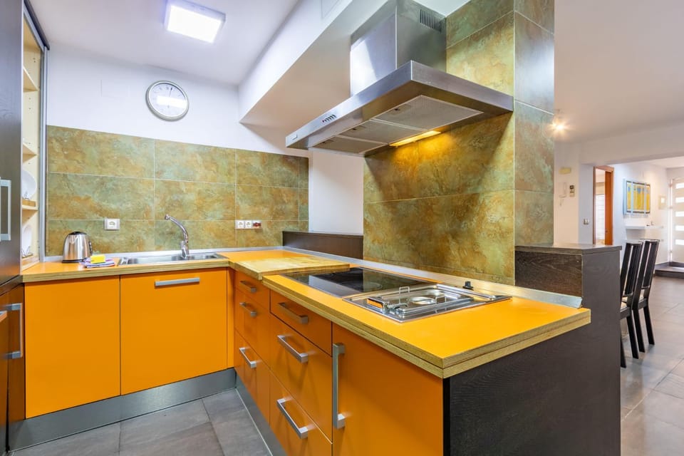 Alhondiga Oasis Suite by Valcambre Apartment in Seville