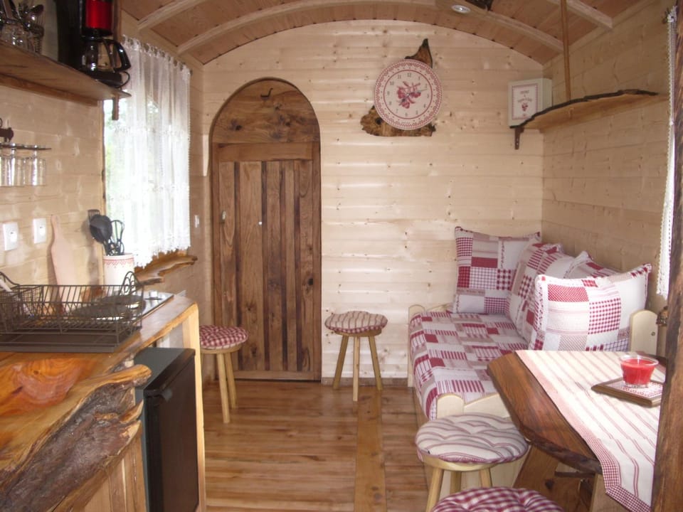 Bed, Kitchen or kitchenette