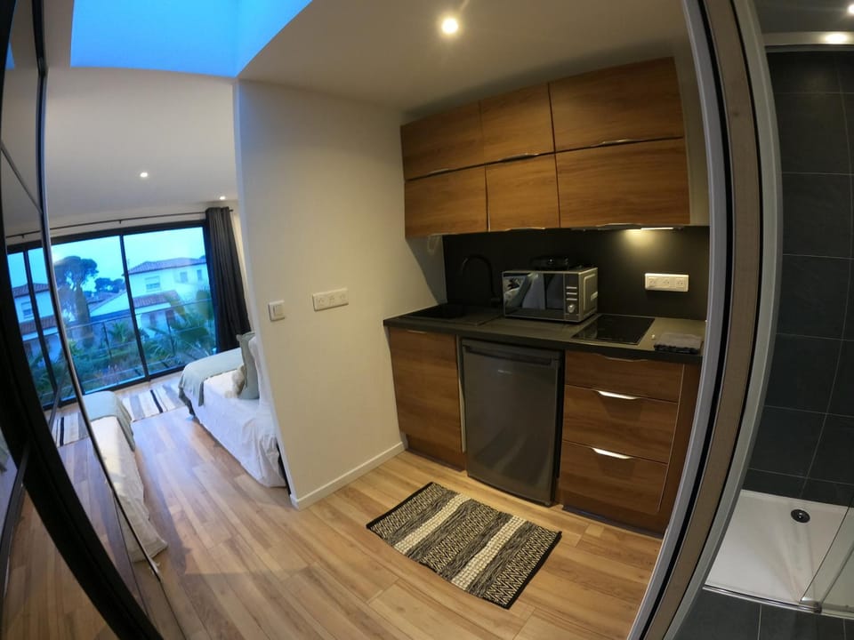 Le CUBE Apartment in Saint-Raphael