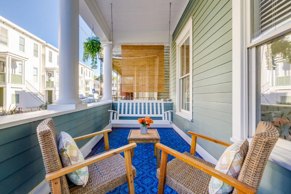 Patio, Balcony/Terrace, Seating area