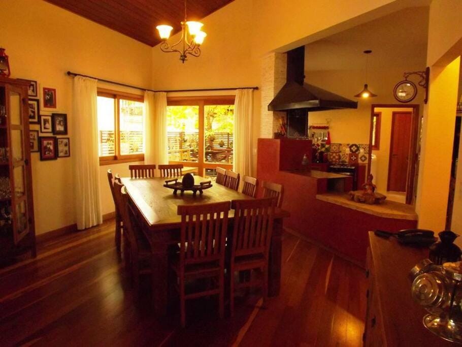 Casa MARAVILHOSA com 4 Suítes em Condomínio House in Monte Verde