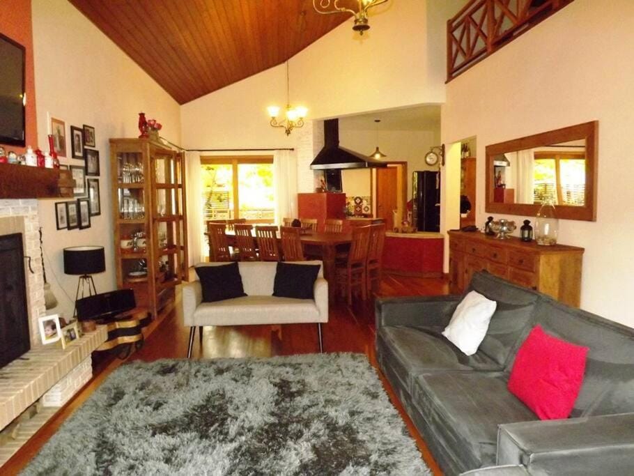 Casa MARAVILHOSA com 4 Suítes em Condomínio House in Monte Verde