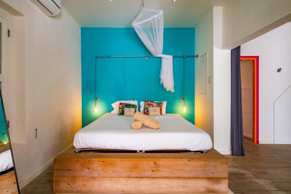 Bed, Bedroom, air conditioner