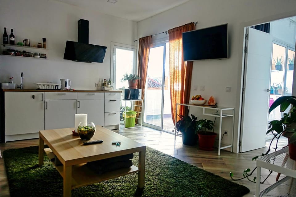 TV and multimedia, Kitchen or kitchenette, Living room