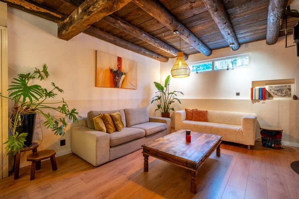 Communal lounge/ TV room, TV and multimedia, Living room