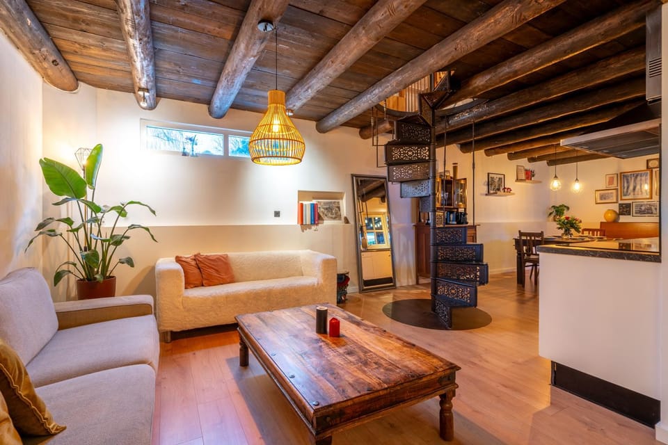 Kitchen or kitchenette, Living room