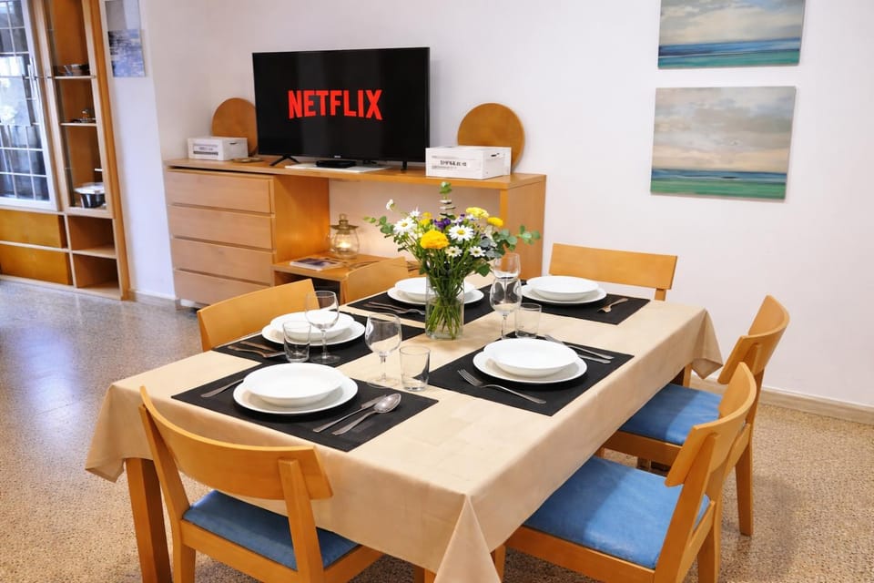 TV and multimedia, Dining area