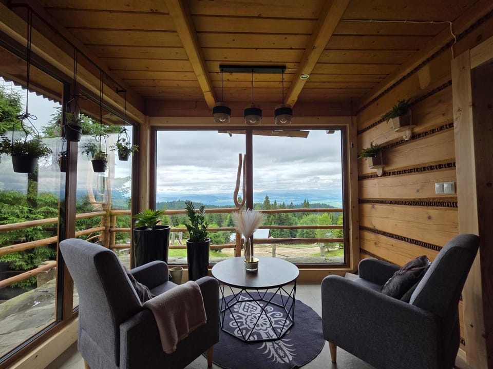 View (from property/room), Balcony/Terrace, Living room, Seating area