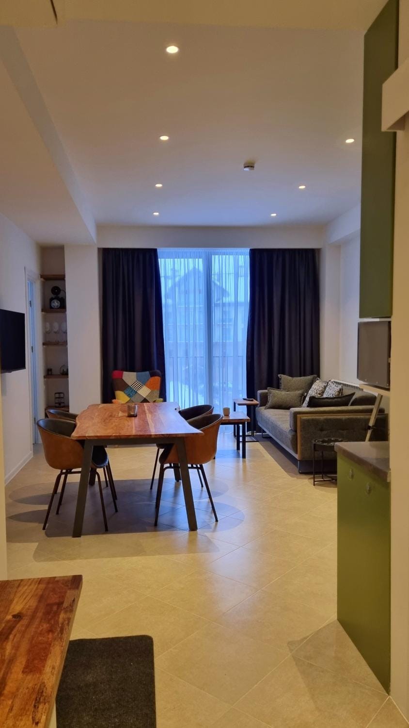 Seating area, Dining area