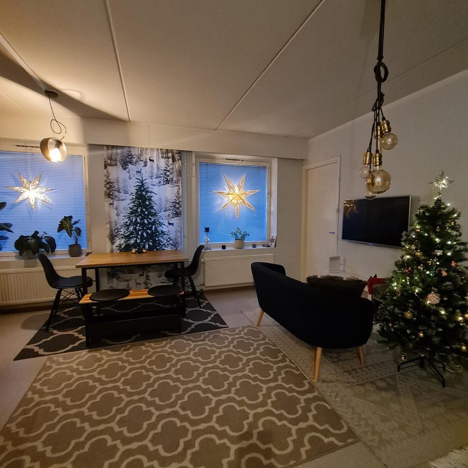 TV and multimedia, Living room, Seating area, Dining area