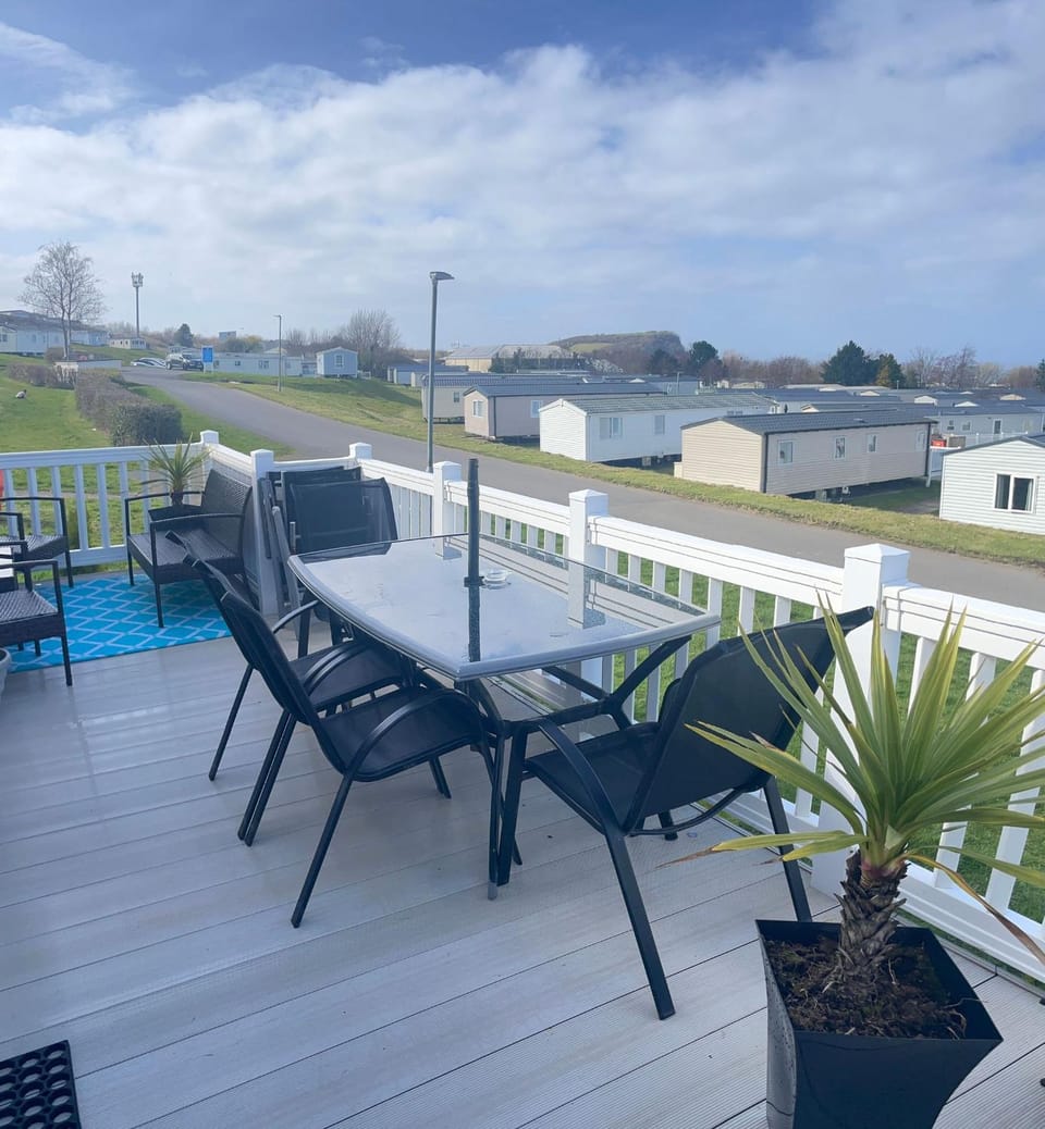 Balcony/Terrace, furniture