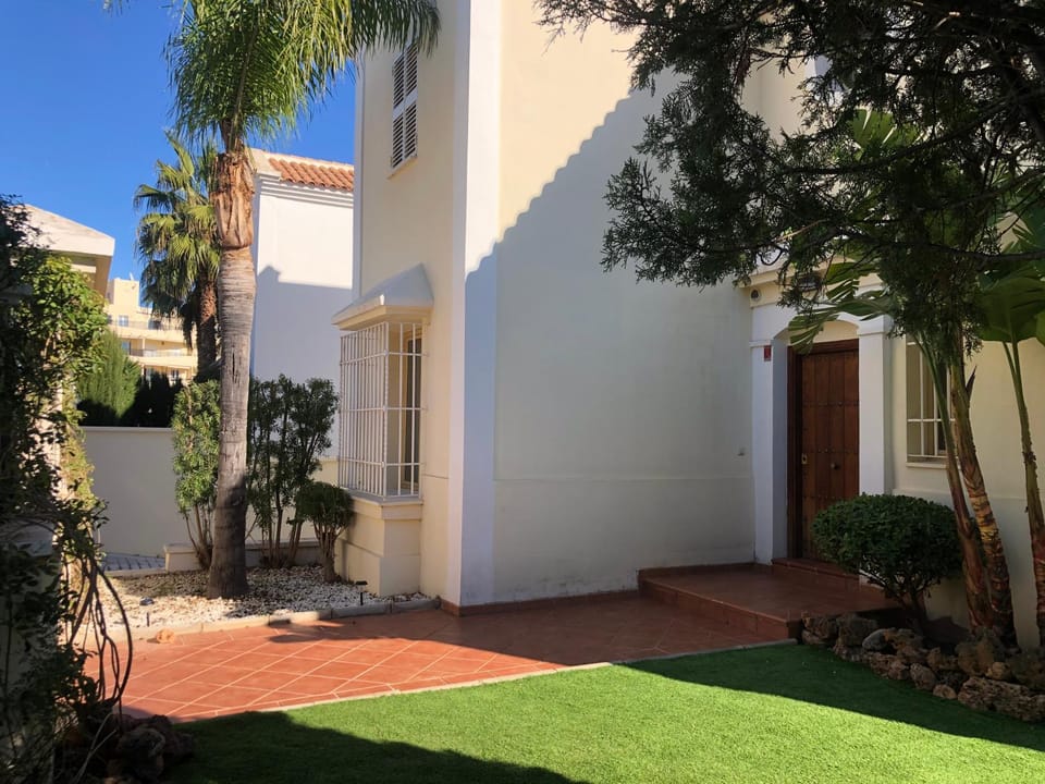 Facade/entrance, Garden