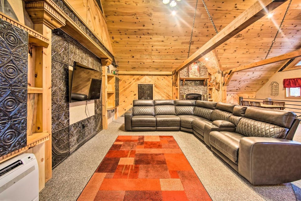 'Timberland Estates' Cabin: Close to Trails! Cabin in Pennsylvania