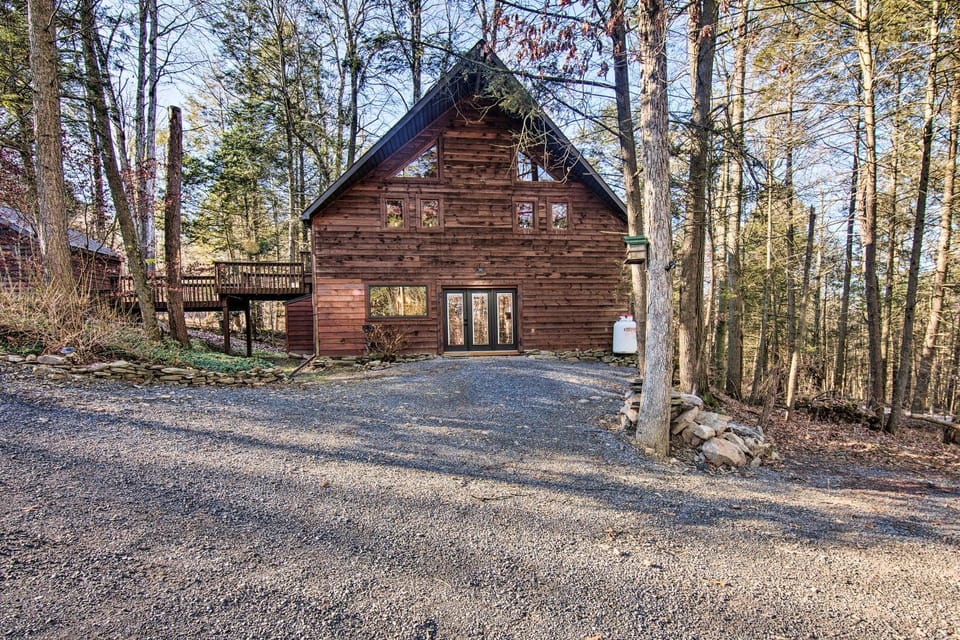 'Timberland Estates' Cabin: Close to Trails! Cabin in Pennsylvania