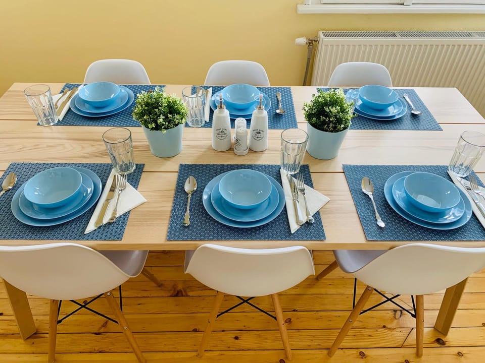 Kitchen or kitchenette, Dining area, Communal kitchen, kitchen, kitchen