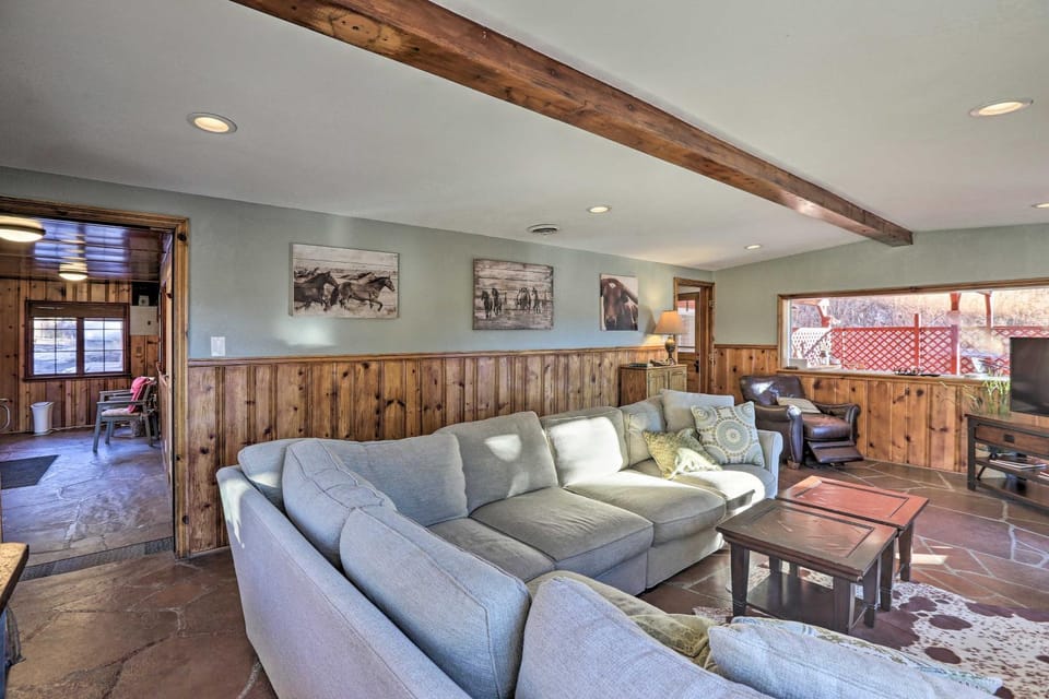 'Wildmanor Ranch' Near Red Rocks w/ Hot Tub! House in Colorado