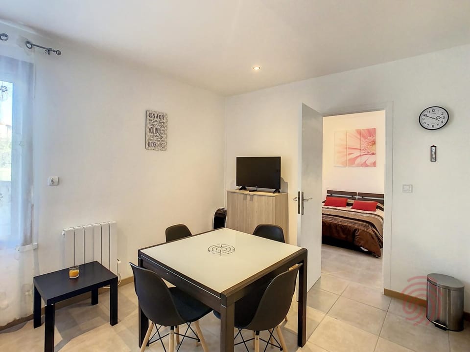 Charmant F2 avec Wifi à 150m des Thermes et centre-ville de Lamalou-les-Bains - FR-1-451-149 Apartment in Occitanie