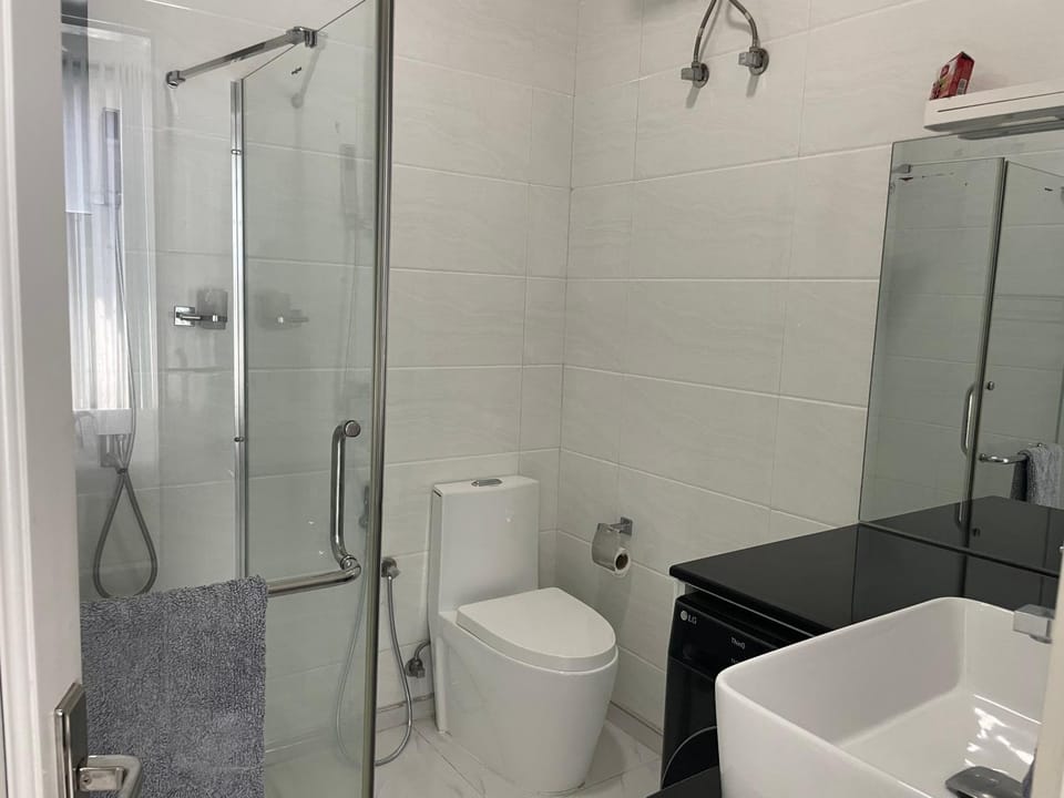 Shower, Toilet, Bathroom